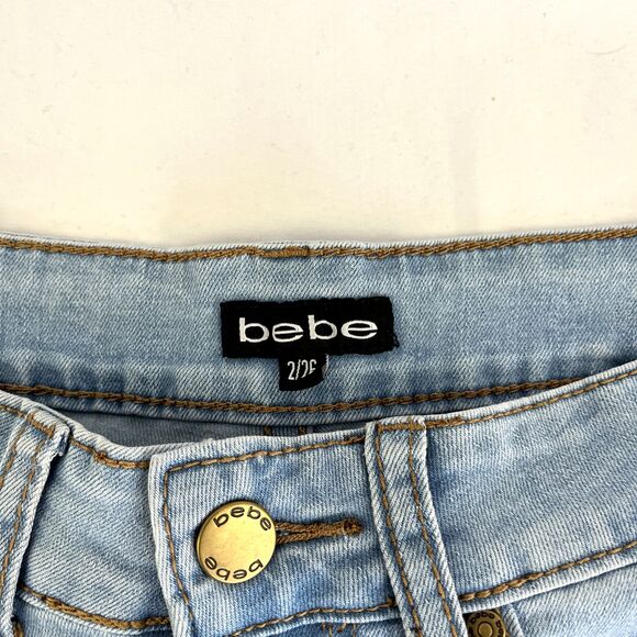 New Women’s Bebe Denim Shorts Stone Embroidered Sz 2 (26) NWT Light Wash Raw Hem - Picture 5 of 9